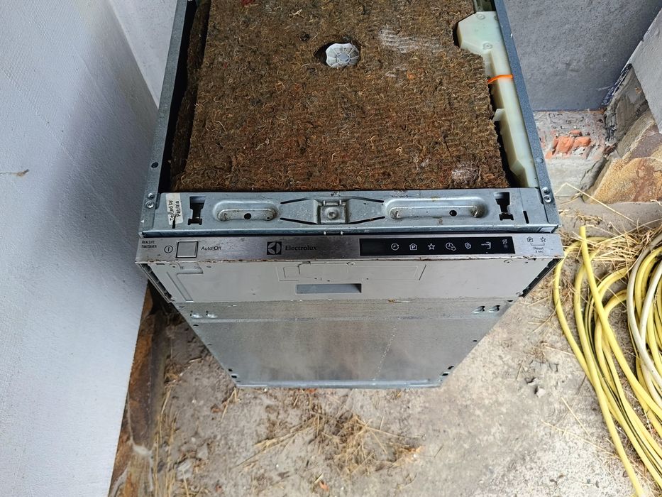 Посудомийка electrolux