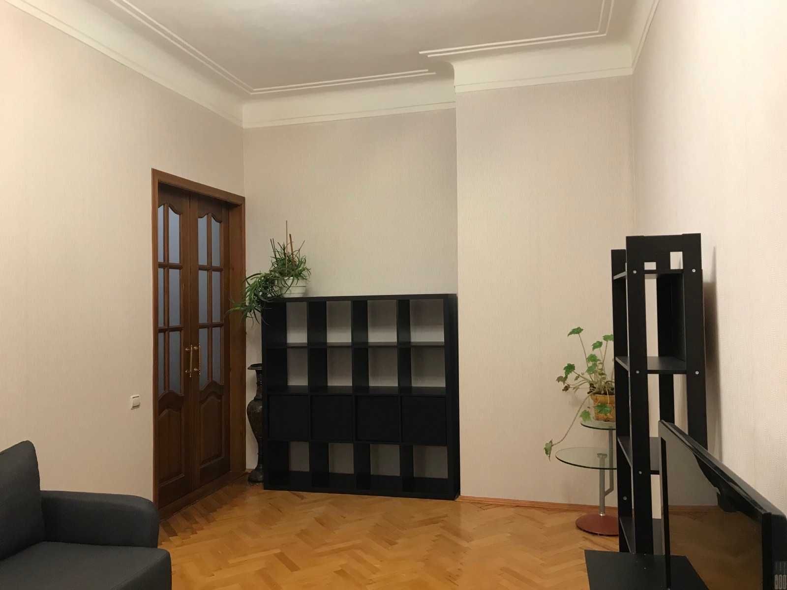 Продаж 2-к. Печерськ  П.Загребельного (Раєвського) 34 метро Печерська