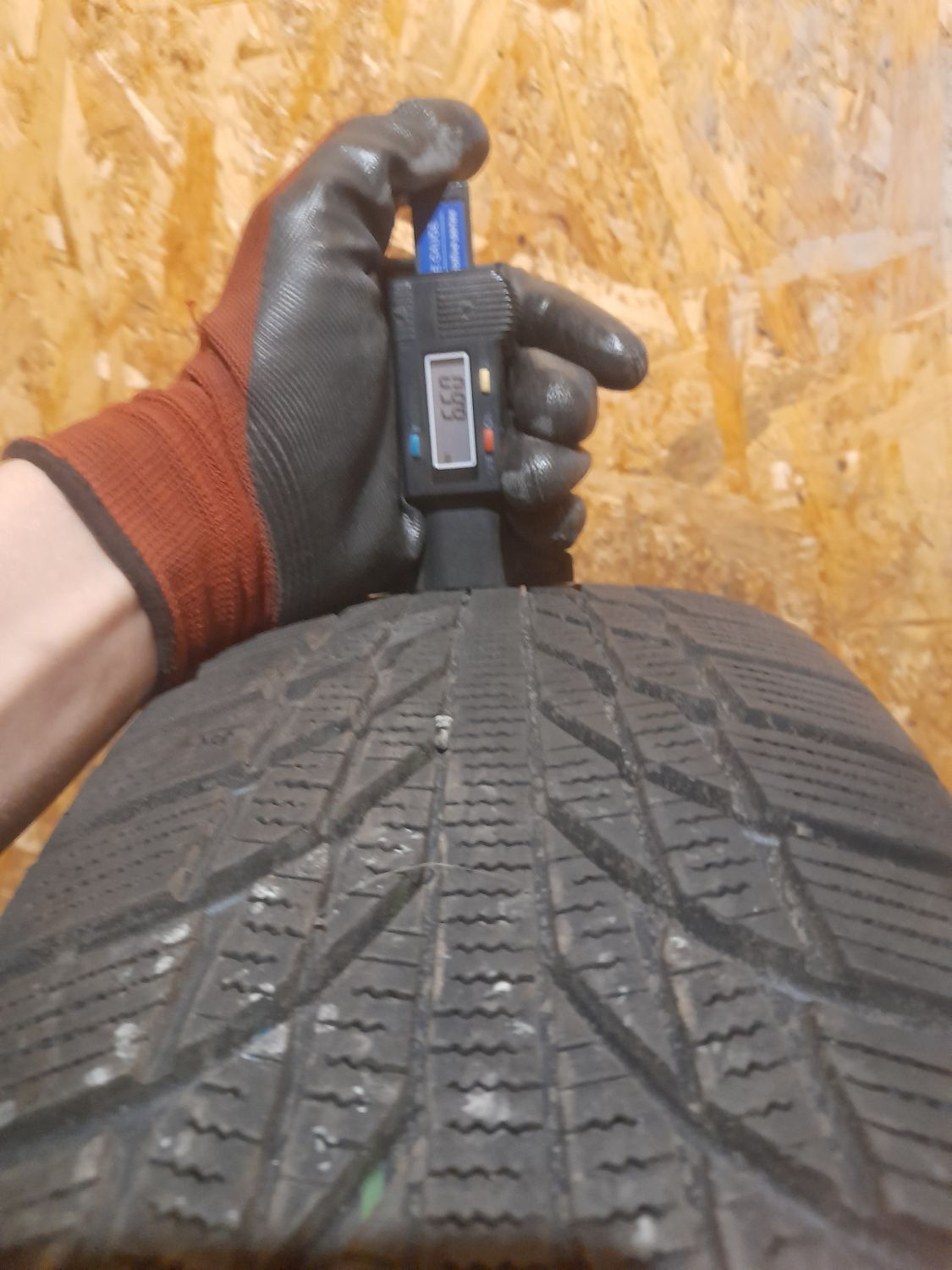 Шини Kumho WinterCraft WI-51 185/60 R15 88T XL Б/У 6,5 мм
