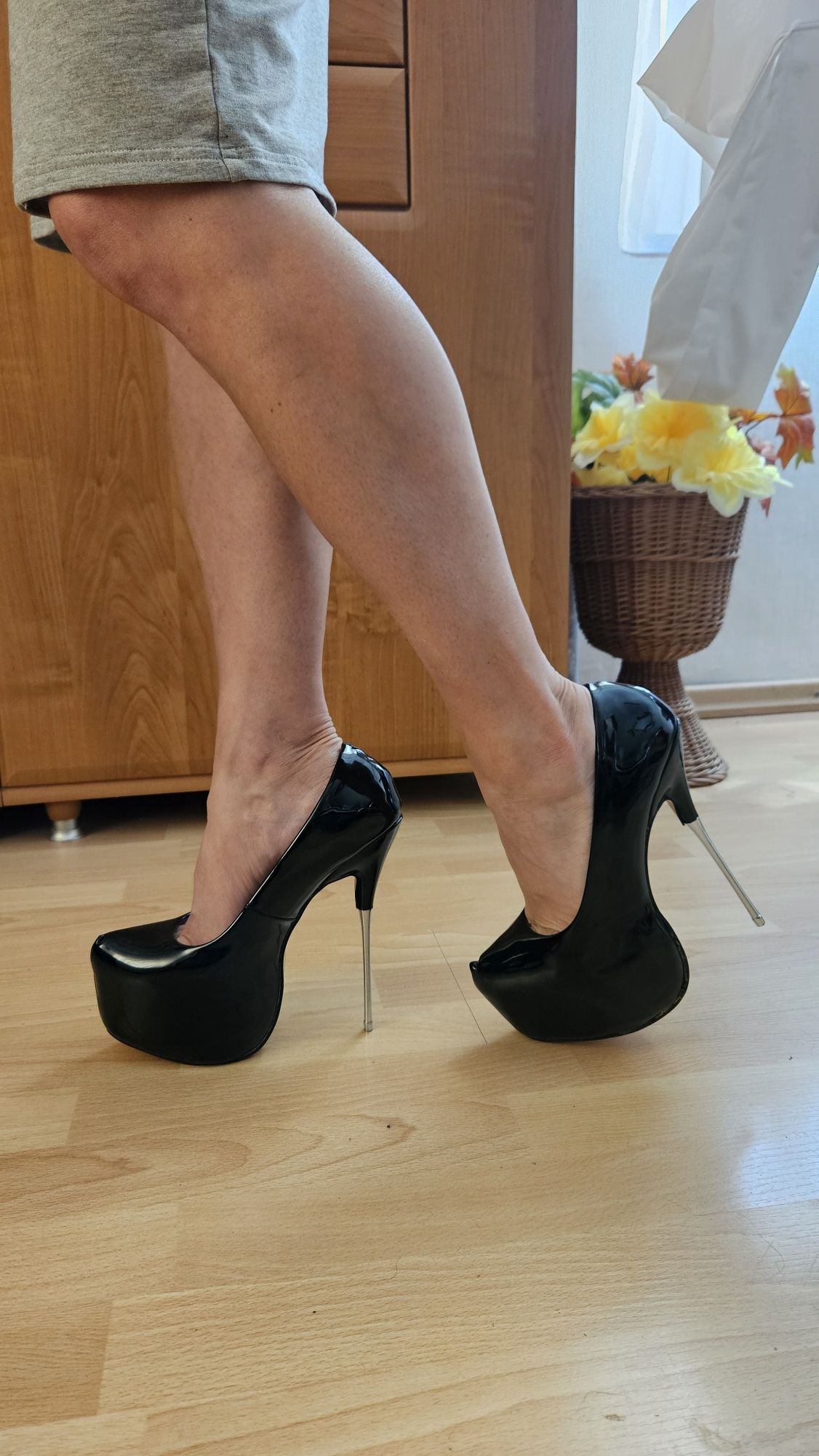 Sexy szpile nr 38,5 metalowe obcasy killer steel heels