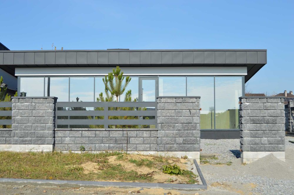 Будинок з фальцевим дахом та панорамним заскленням 75м² та 4 сот Тинне