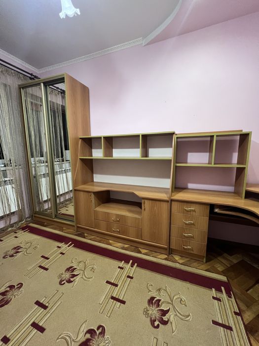 Шафа-купе,комод, стіл