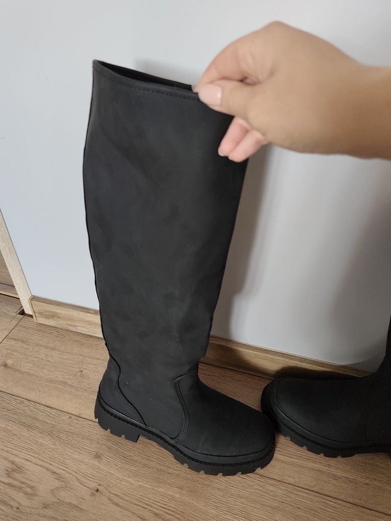Czarne Matowe długie kozaki damskie na platformie 39 /25cm ekoskóra