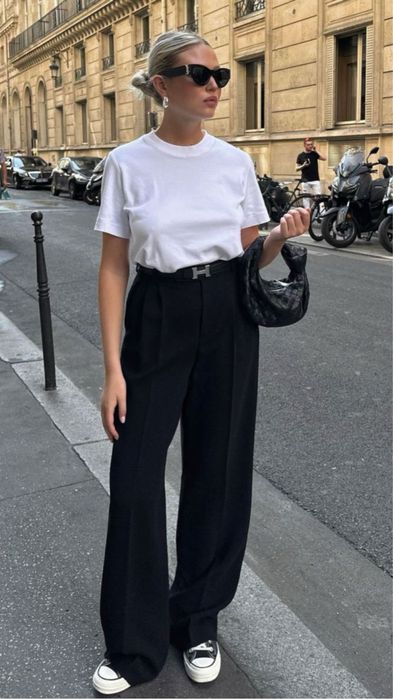 Чорні брюки з защипами Zara штани