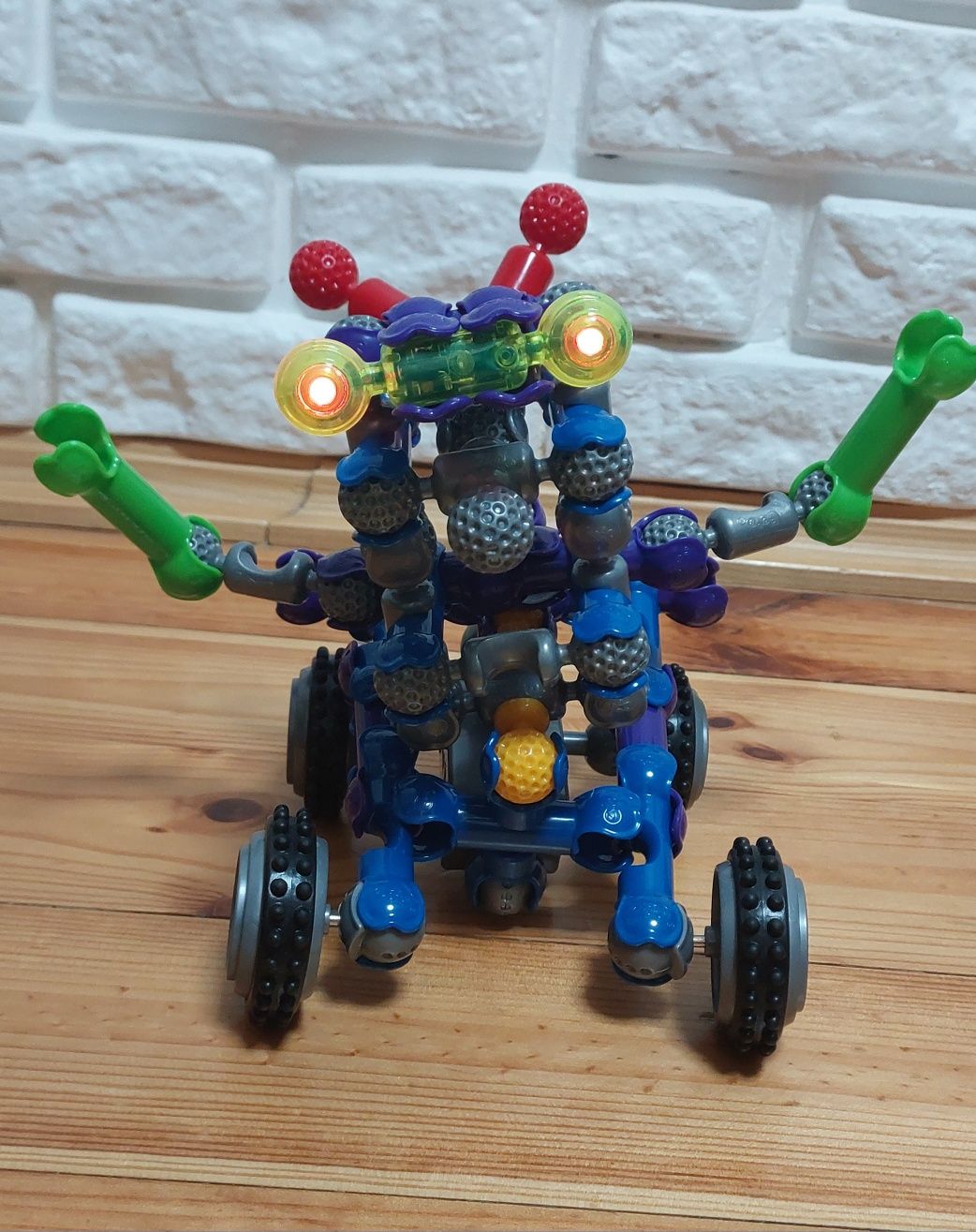 Конструктор ZOOB BOT з інерційним механізмом