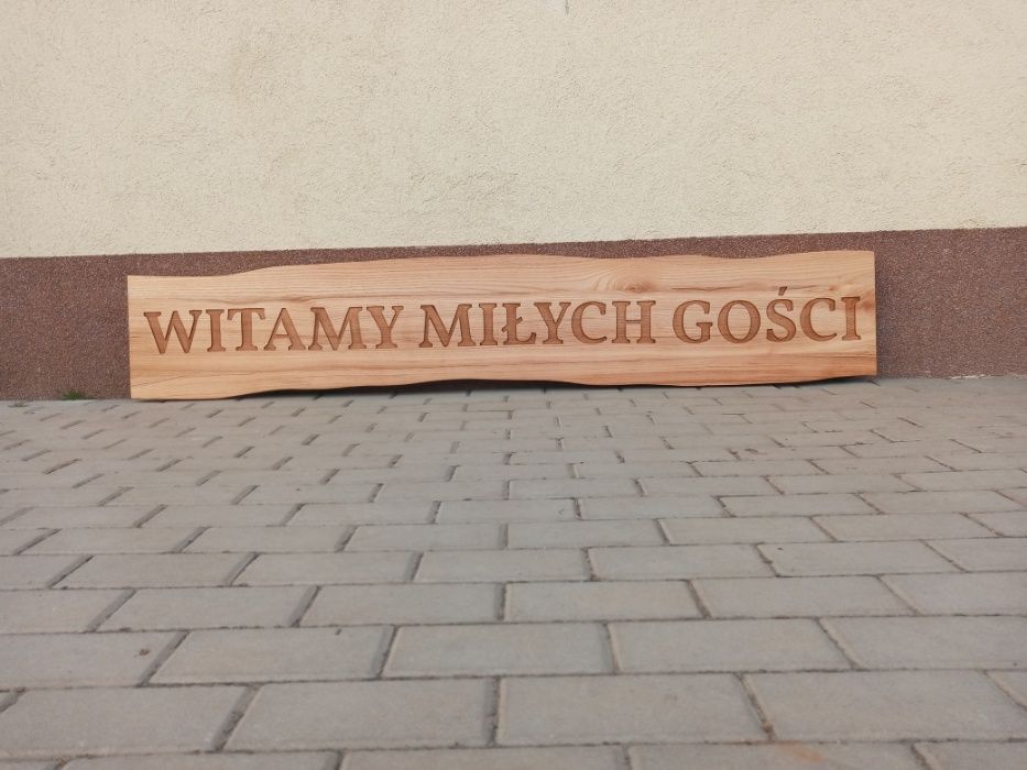 napis na brame weselną