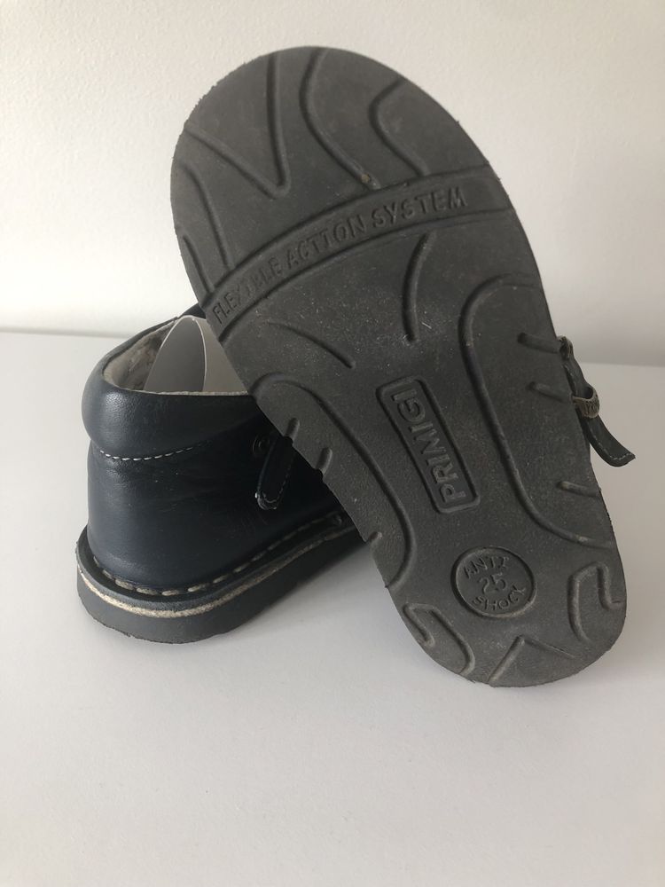 Sapato sandália unisexo, marca Primigi, tamanho 24.