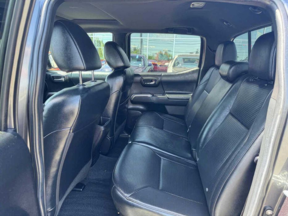 Toyota Tacoma Limited      2022