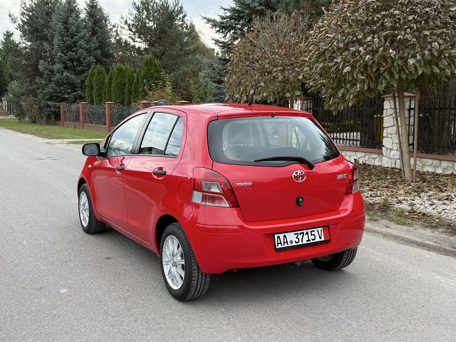 Toyota yaris 1.0 benzyna lift 2010 rok hak 5 drzwi klima