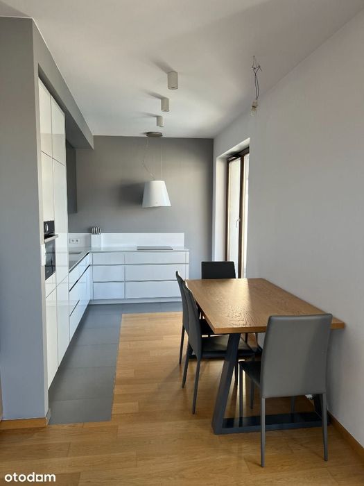 Dwupoziomowy apartament z 3 tarasami, Wilanów