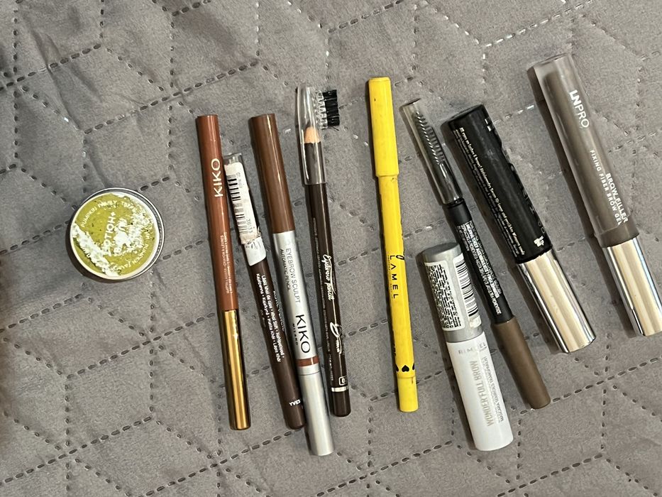 Декоративна косметика б/у віддам