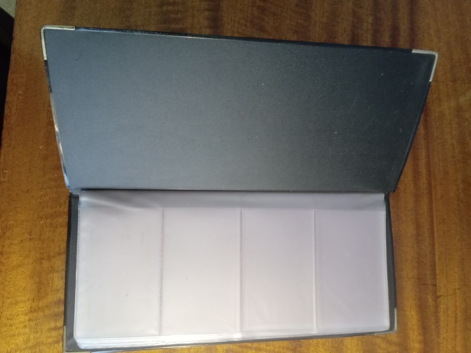 Визитница с упаянными файлами на 96 визиток