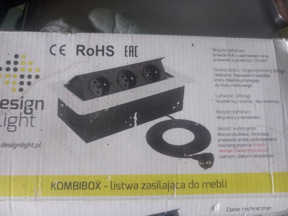 Listwa zasilająca do mebli