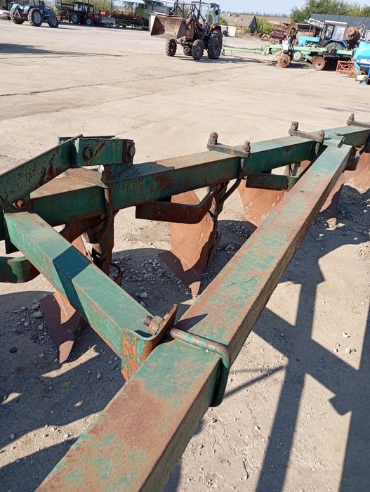 Плуг ПЛН 8-40 в ідеальному стані І