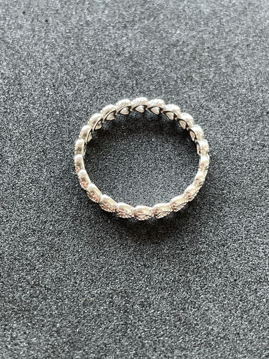 Продам жіночу срібну каблучку Pandora