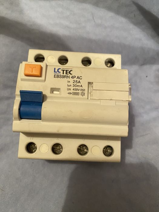 Wyłącznik różnicowoprądowy lc tec ebs9rn 4p ac 25A
