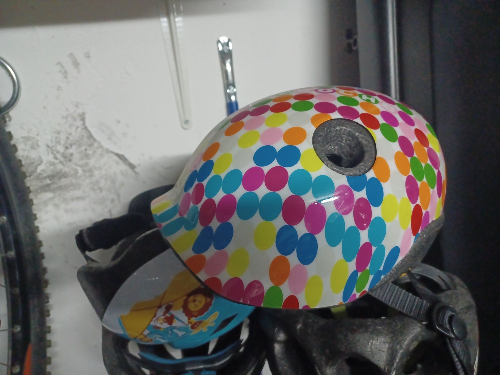 Capacete para criança p/ desportos radicais