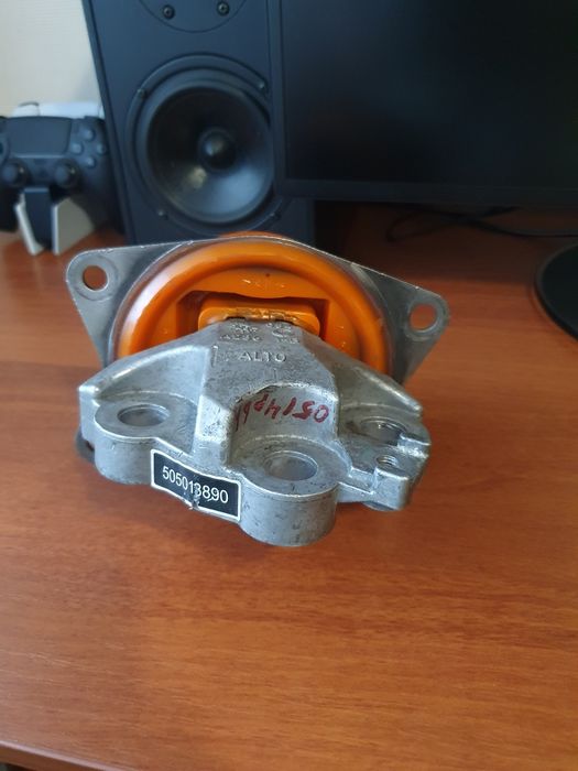 Подушка двигуна ліва Alfa Romeo 159 1.9d