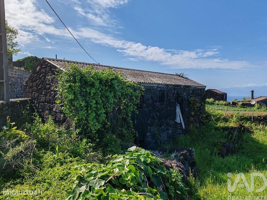 Terreno em Ribeirinha de 750,00 m2