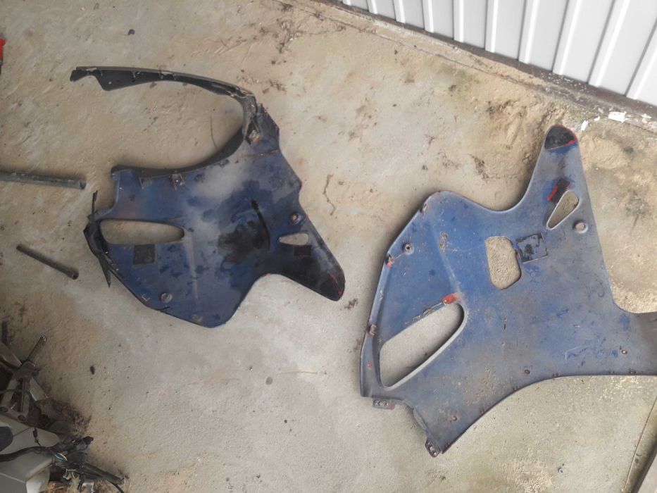 suzuki gsx750r gsxr 750 gsxr750 boczki boczek cena za dwie sztuki