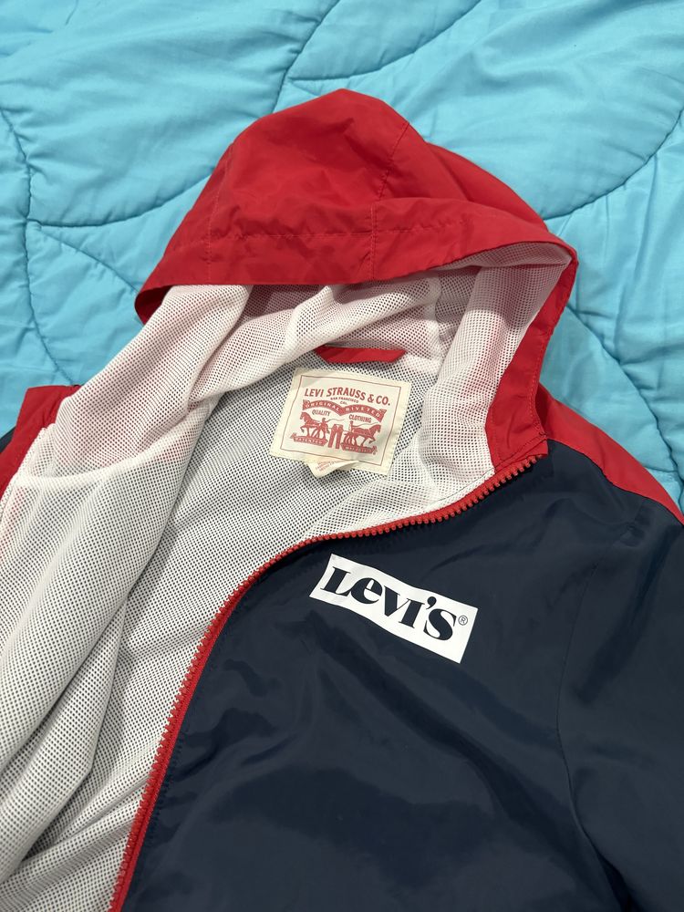 Parka levis tamanho 10 anos