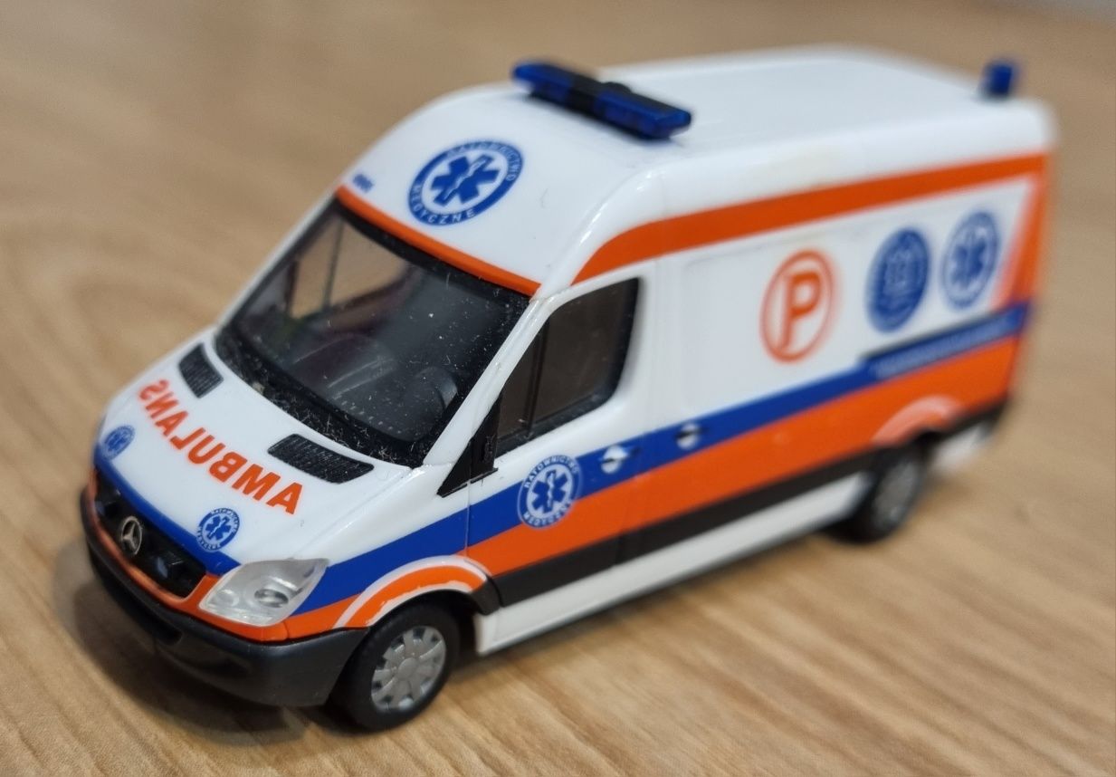 Ambulans Mercedes Sprinter 1:87