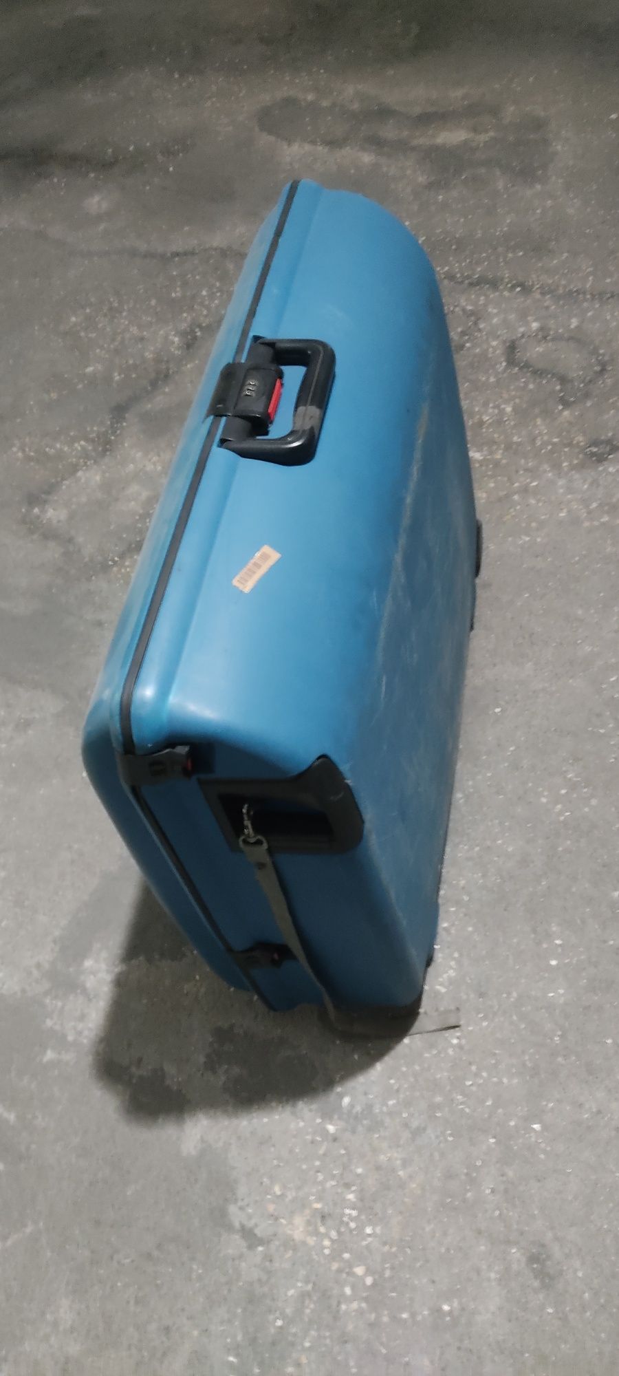 Mala de viagem rigida com fechadura