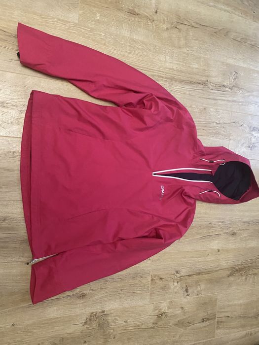 Продам  спортивную куртку фиры “Craft»