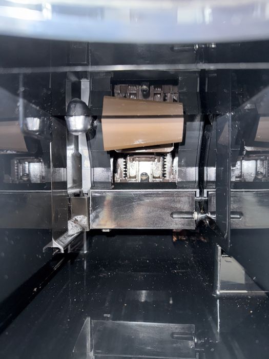 Jura E8 EB Tylko 2060 kaw super stan Techniczny Czarna Piano Black