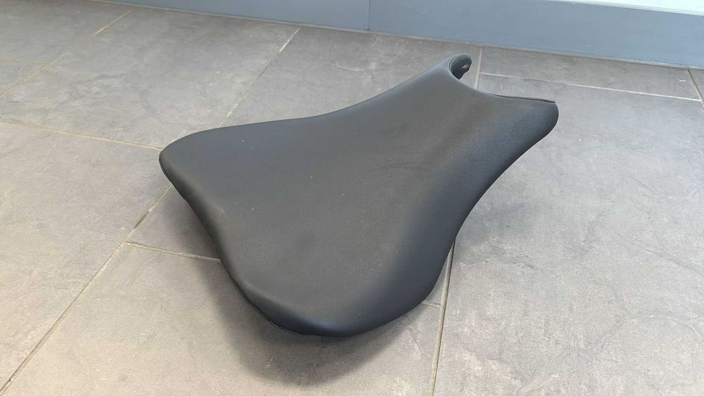 Siedzenie Kierowcy Kanapa Fotel Przód Suzuki GSX 125  17-20  [1654]