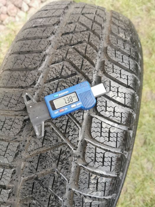 Opona Pirelli Sottozero3 Winter 215/55R17