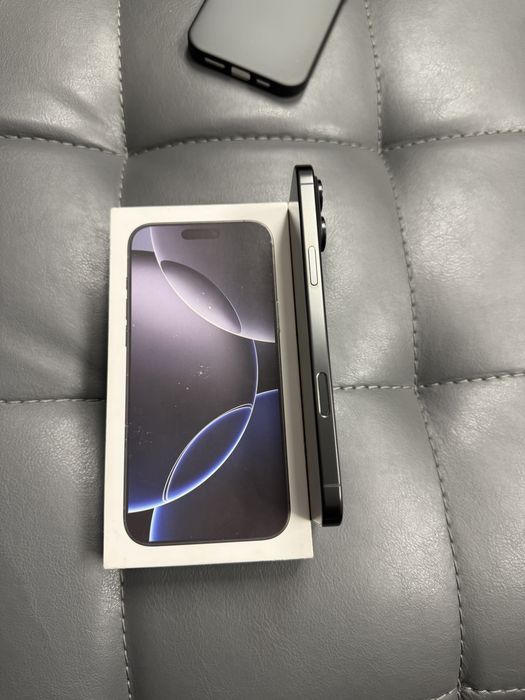 Apple iPhone 16 Pro Max 256GB eSIM Black Titanium (MYW33) Neverlock