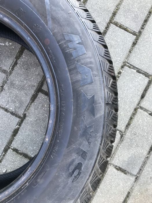 Maxxis Victra Snow SUV 215/70 R16 100T