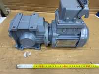 Przekładnia z silnikiem, motoreduktor sew 0,12 kw 37