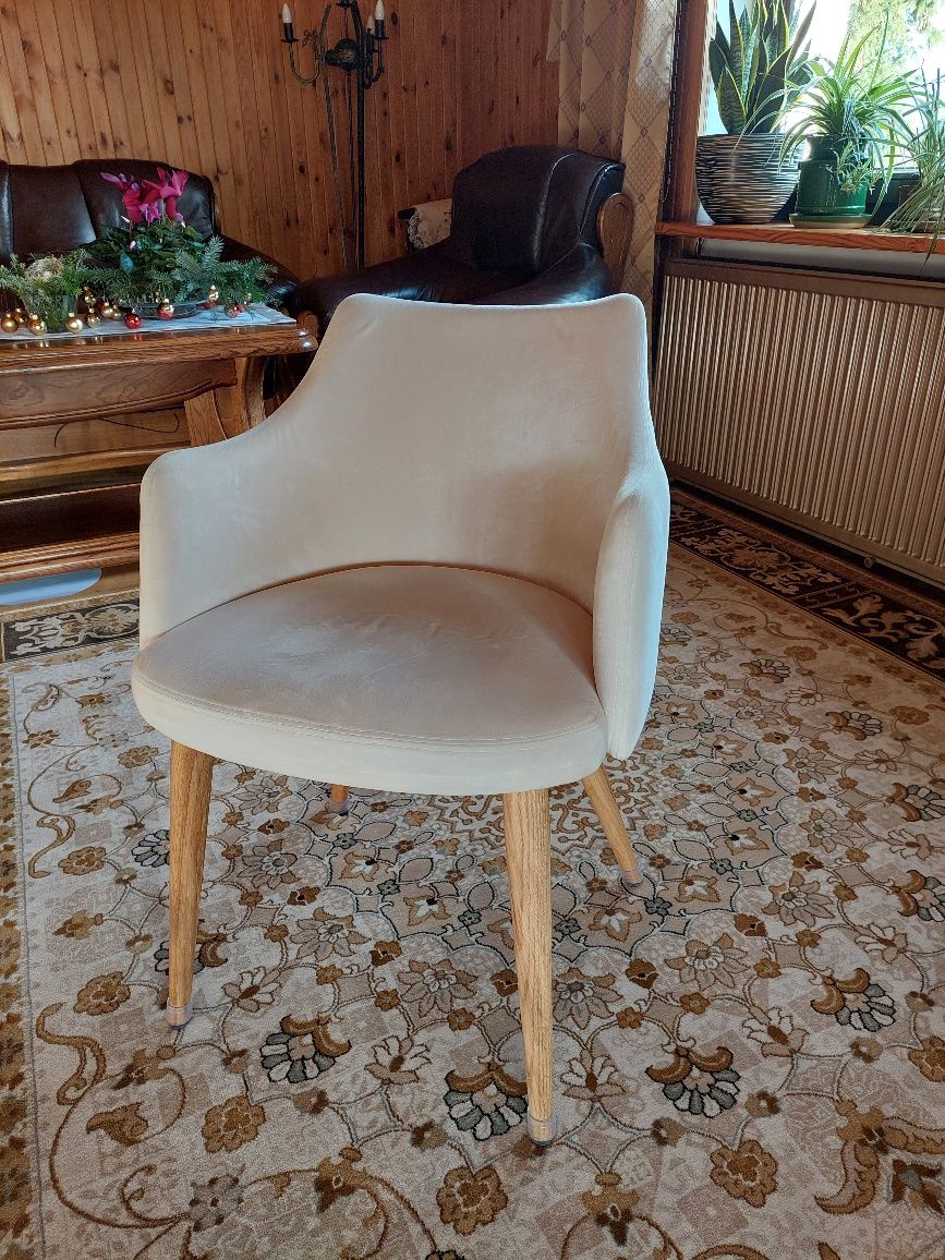 Krzesło fotel beżowe dąb nowoczesne welurowe polskie Glorio Glam