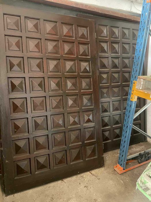 Drzwi garażowe z drzewa sosnowego