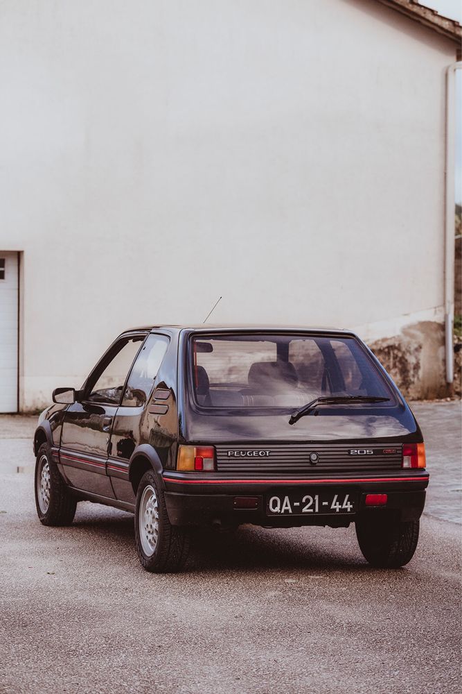 Peugeot 205 do ano 1988