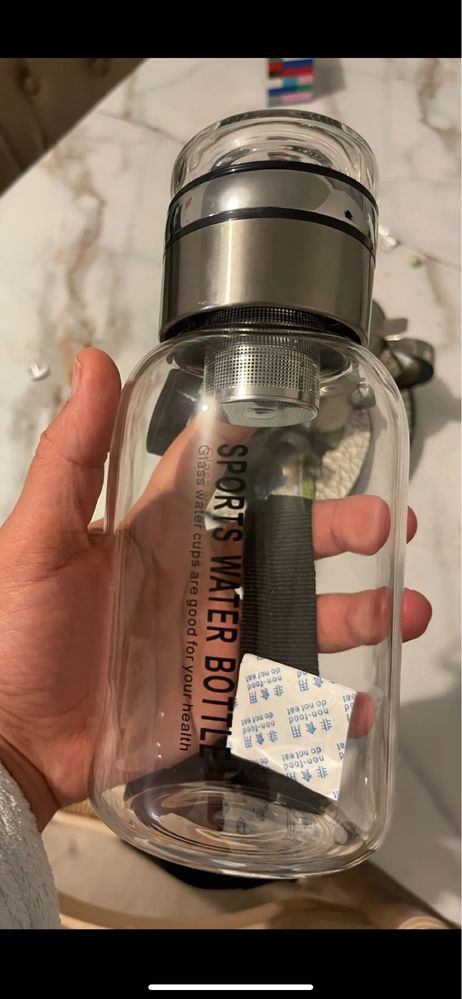 Бутылка для воды , стеклянная .