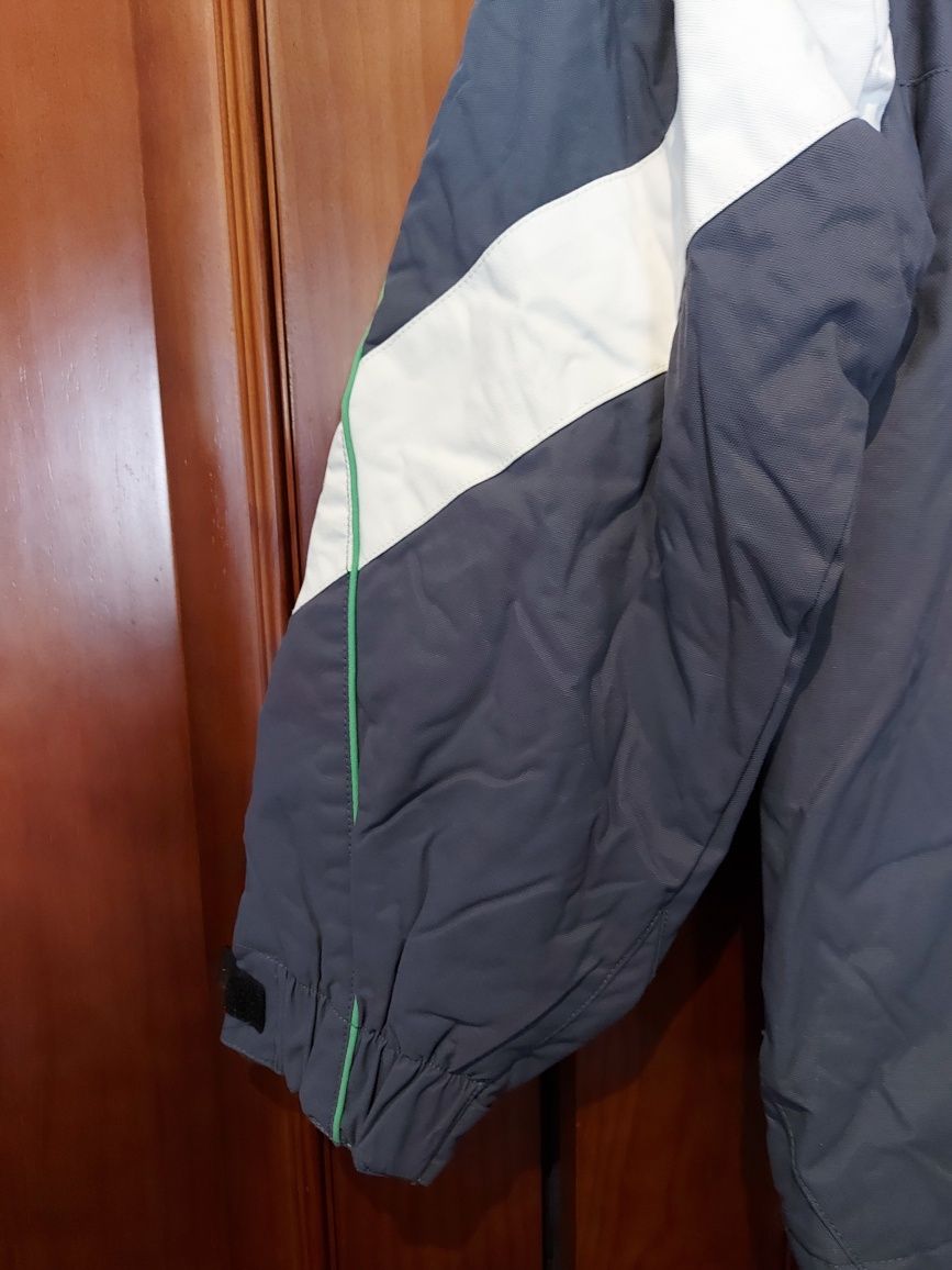 Blusão da Quiksilver - 12 Anos Cinzento Metalizado.
