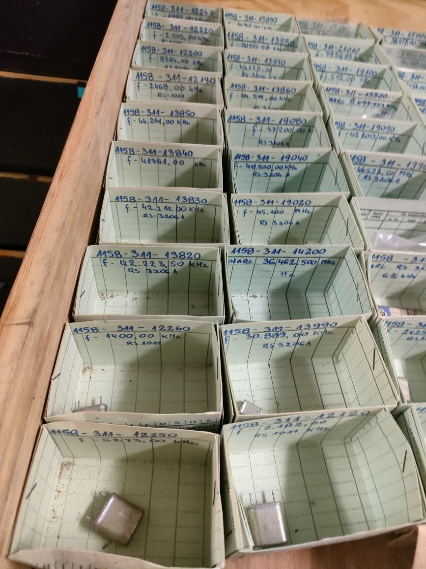 Kwarce oscylator kwarcowy rezonator 1158