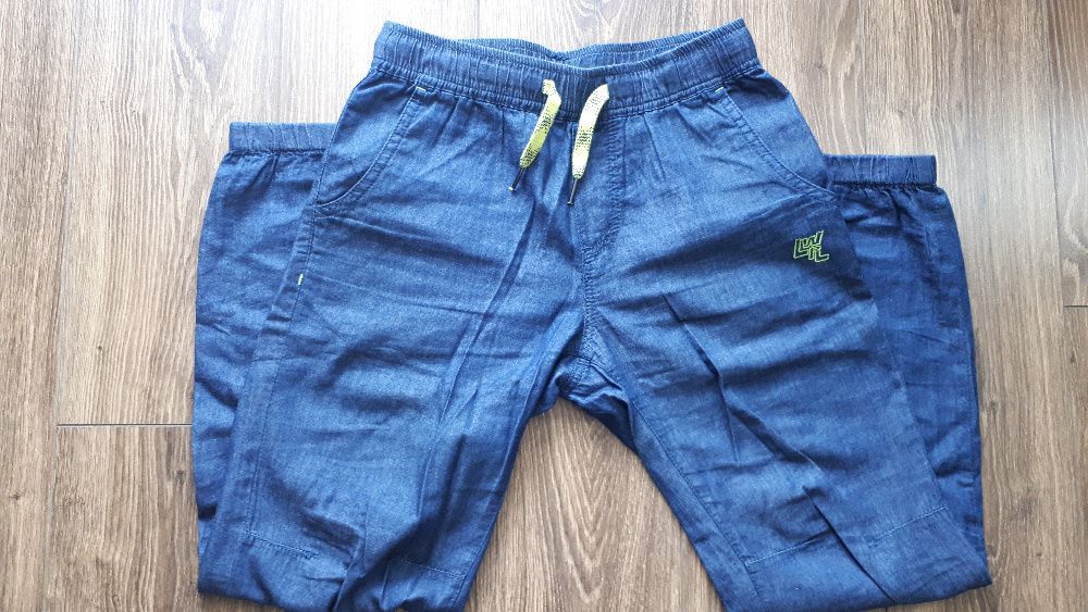 Spodnie chłopięce 140-146cm. Bdb. Stan.