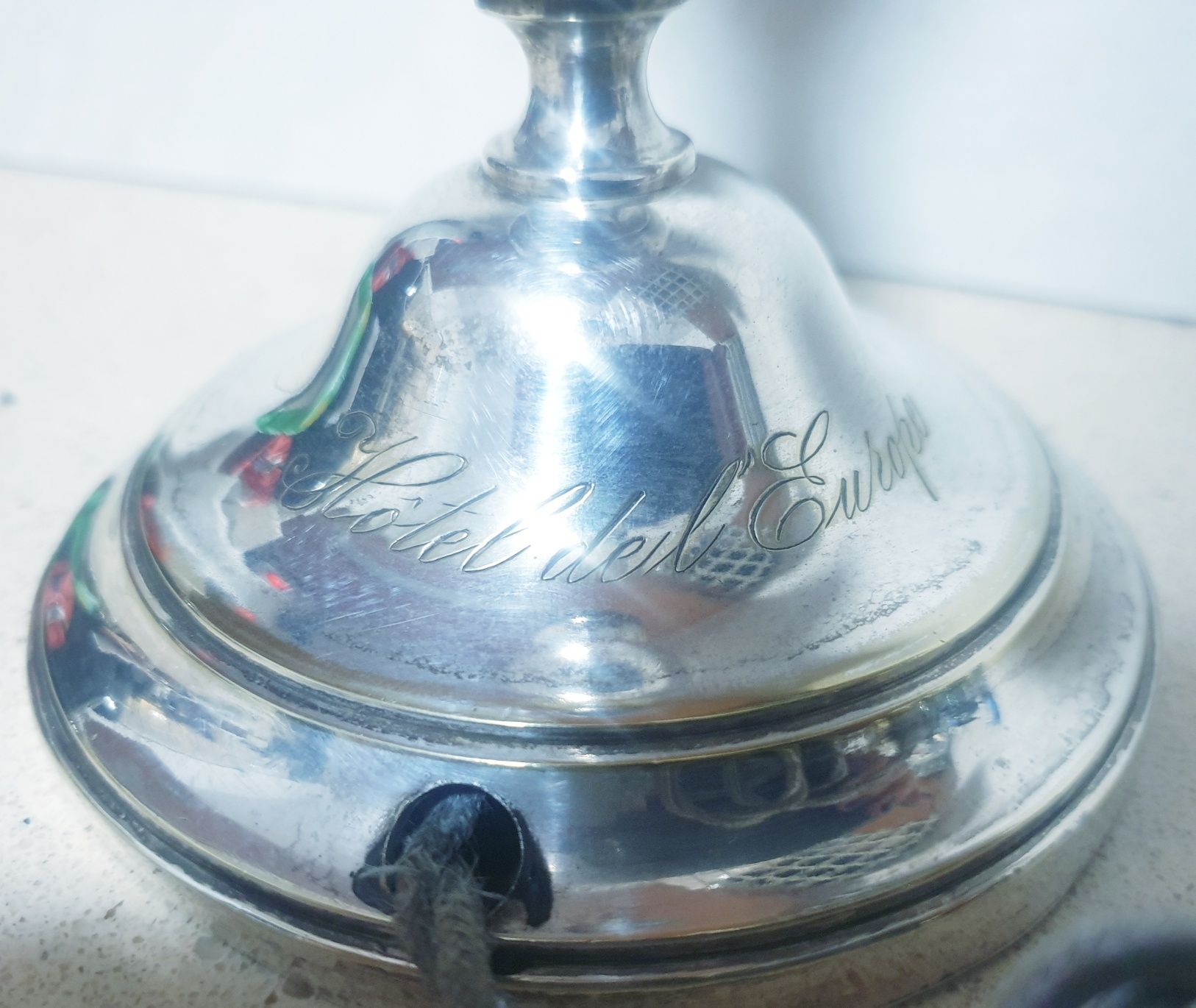 Antigo candeeiro de mesa do Hotel del Europe com banho em prata