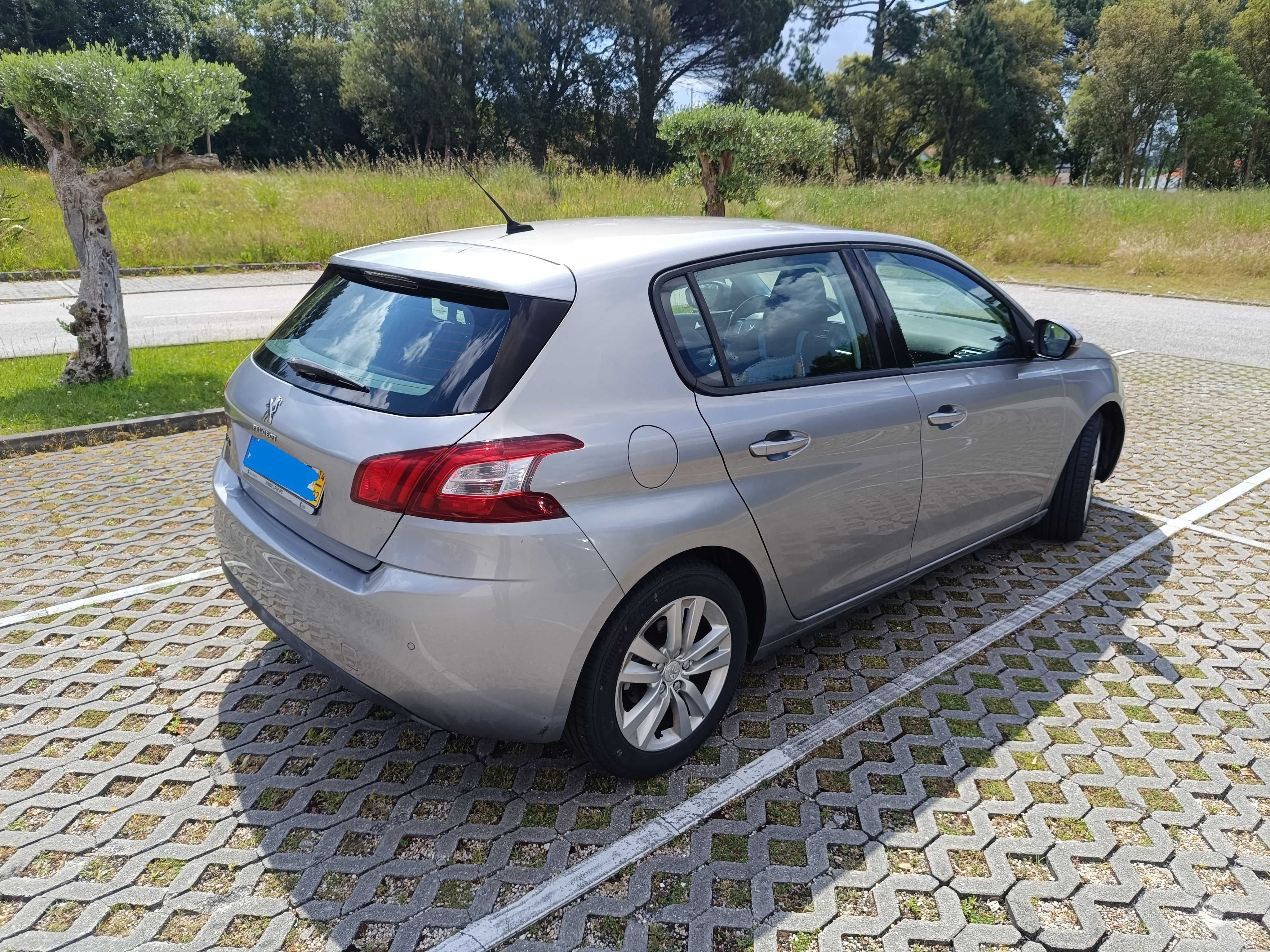 Peugeot 308 ACTIVE 1.6 HDI com revisões na marca