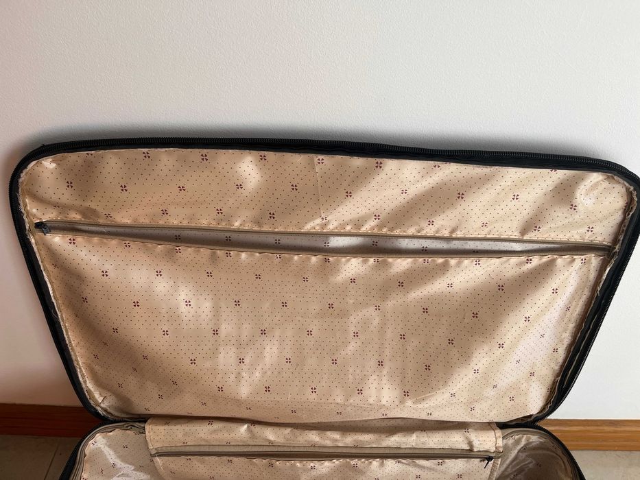 Mala de Viagem Grande e com Trolley