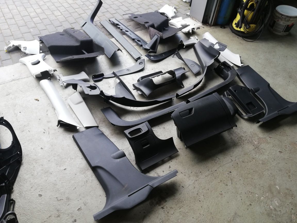 Tapicerka boczek osłona zaślepka Ford Focus mk4 IV kombi maskownica