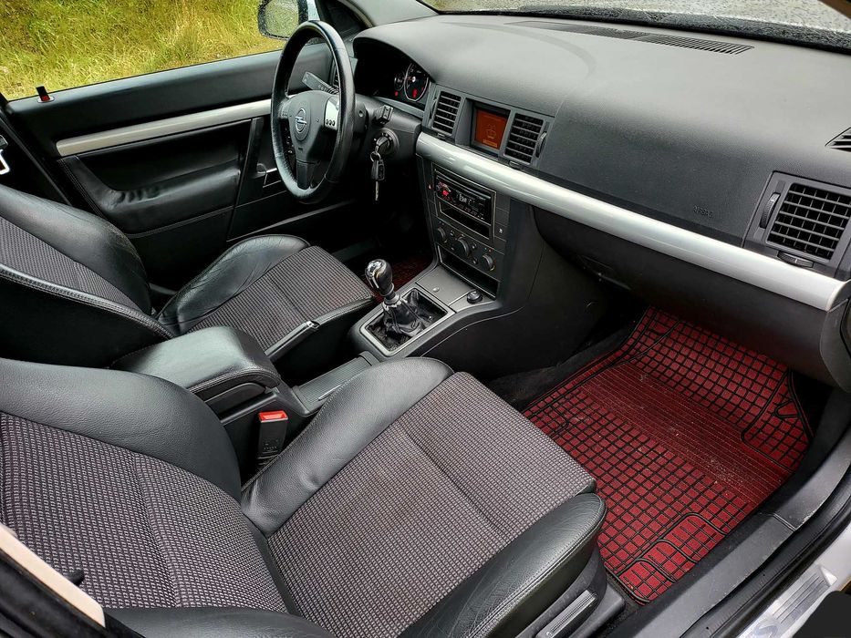 Opel Vectra C 1.8 GTS klimatronic skóra navi alu17 nowe opony JAK NOWA