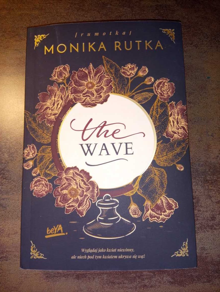 Monika  Rutka  (rumotka)  -  The  Wave