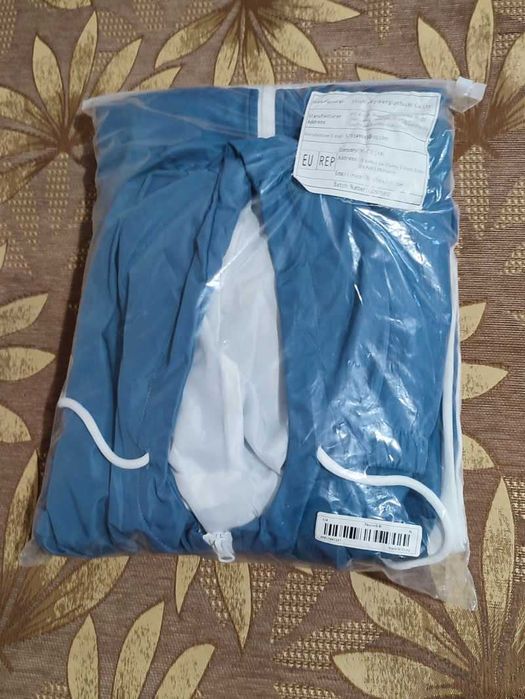 Чоловічий спортивний костюм