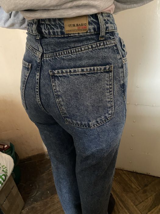 Джинси розкльошонні