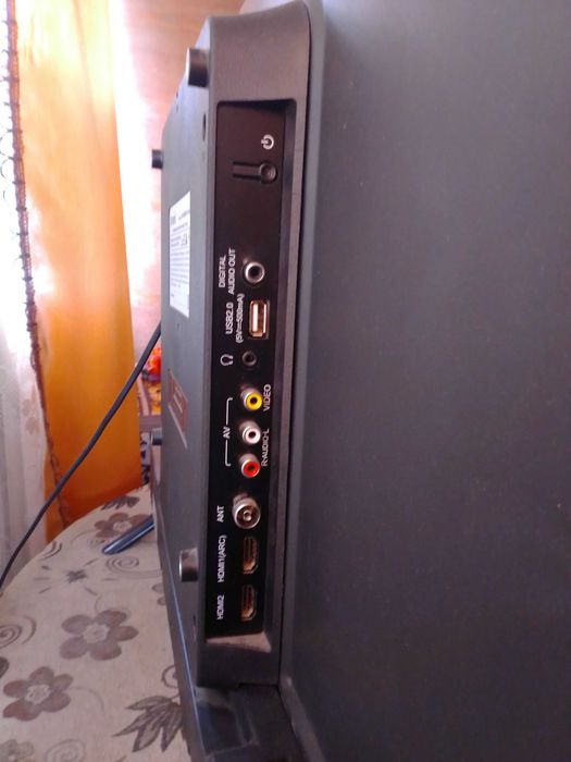 Телевізор Bravis 32 дюйма